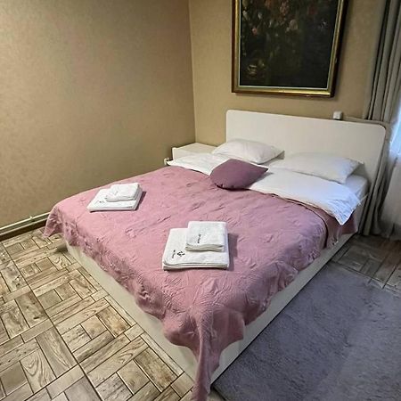 Art House Hostel Каменец-Подольский Экстерьер фото