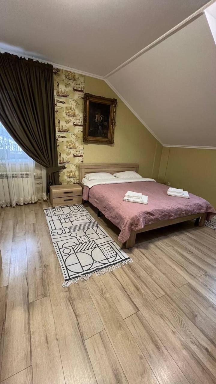Art House Hostel Каменец-Подольский Экстерьер фото