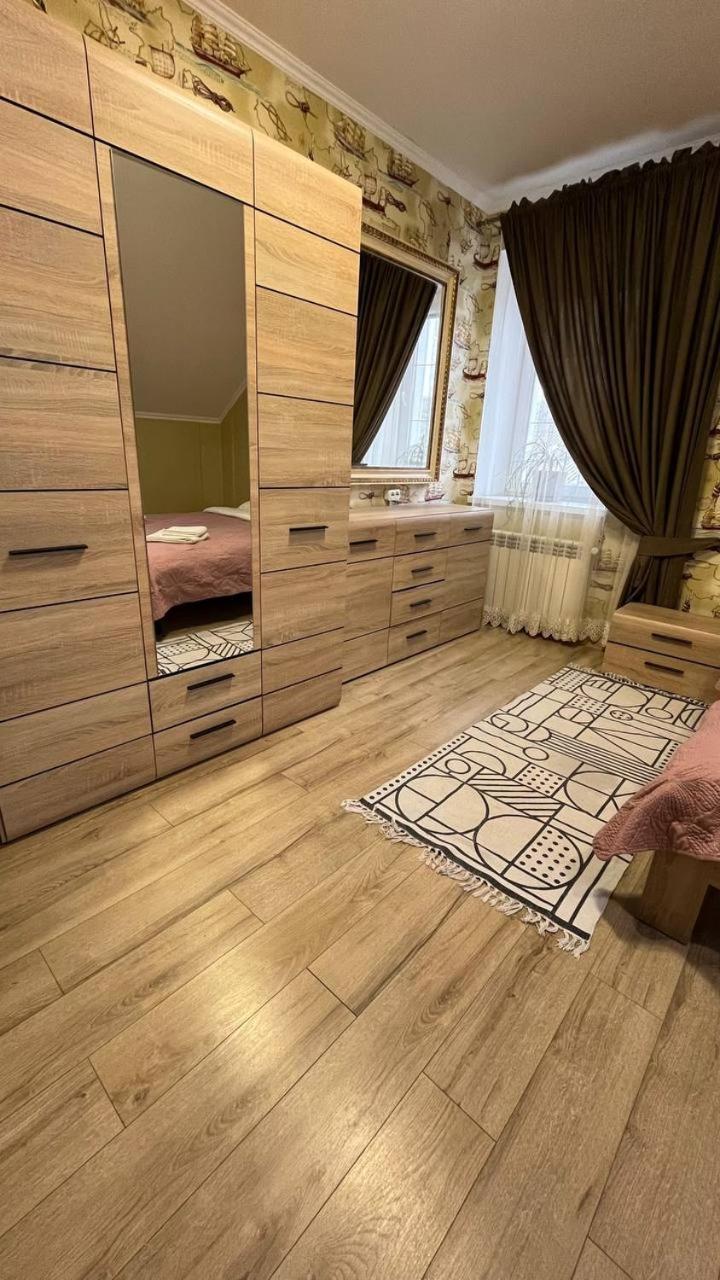 Art House Hostel Каменец-Подольский Экстерьер фото