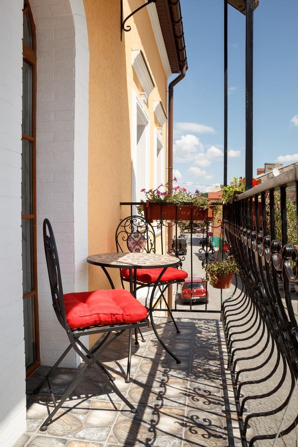 Art House Hostel Каменец-Подольский Экстерьер фото
